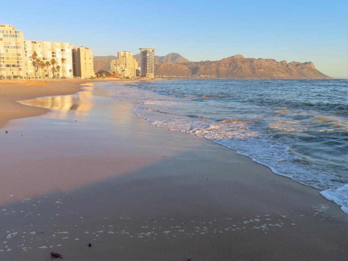 On The Beach At ストランド エクステリア 写真