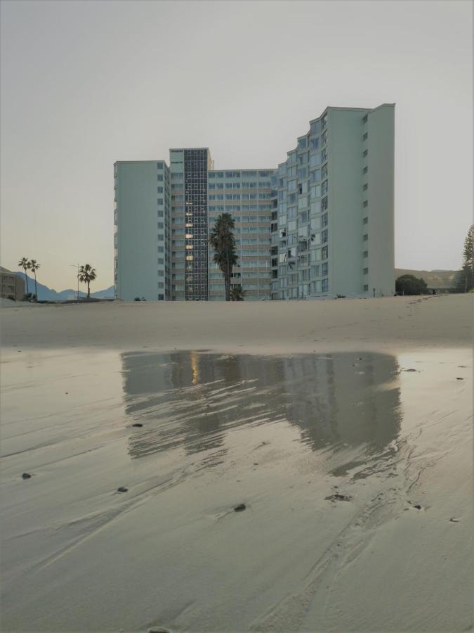 On The Beach At ストランド エクステリア 写真